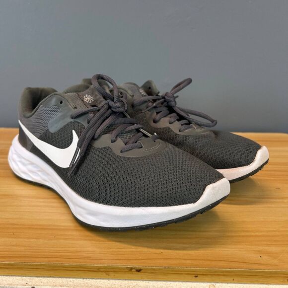 Nike REVOLUTION 6 NN Running Sneakers Men's Size 9.5 Gray Lace Up DC3728-004 - Picture 2 of 11